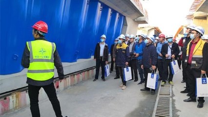 省公路與市政交通工程創(chuàng)建品質(zhì)工程現(xiàn)場觀摩暨綠色建造技術(shù)交流會在孟州黃河大橋項目舉行